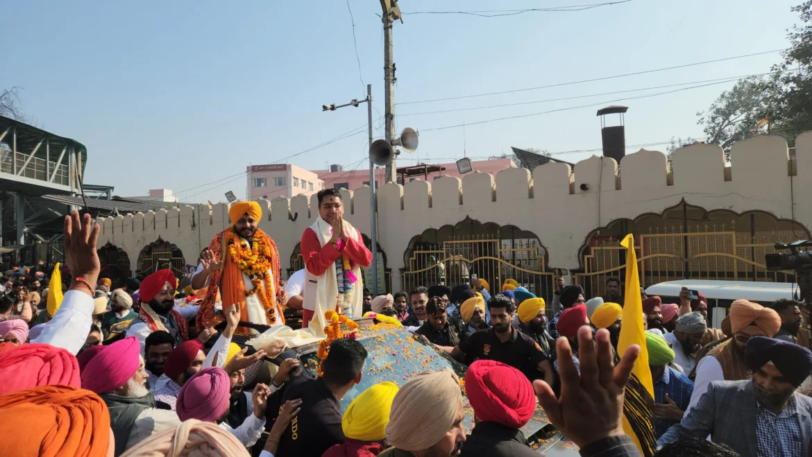 कैबिनेट मंत्री अमन अरोड़ा हुए श्री माता मंदिर में नतमस्तक