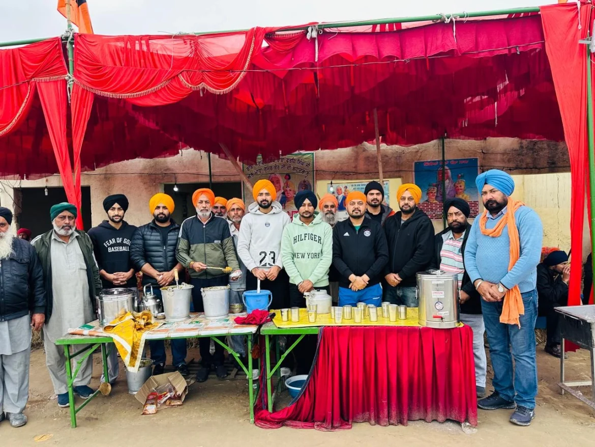 छोटे साहिबजादों की याद में गांव हरदासपुर में लगाया लंगर