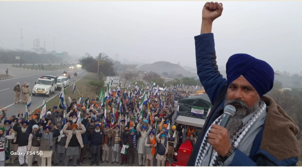 हजारों किसान ट्रैक्टर ट्रालियां समेत पहुंचे शंभू बार्डर : संघर्ष को मिलेगा और बल