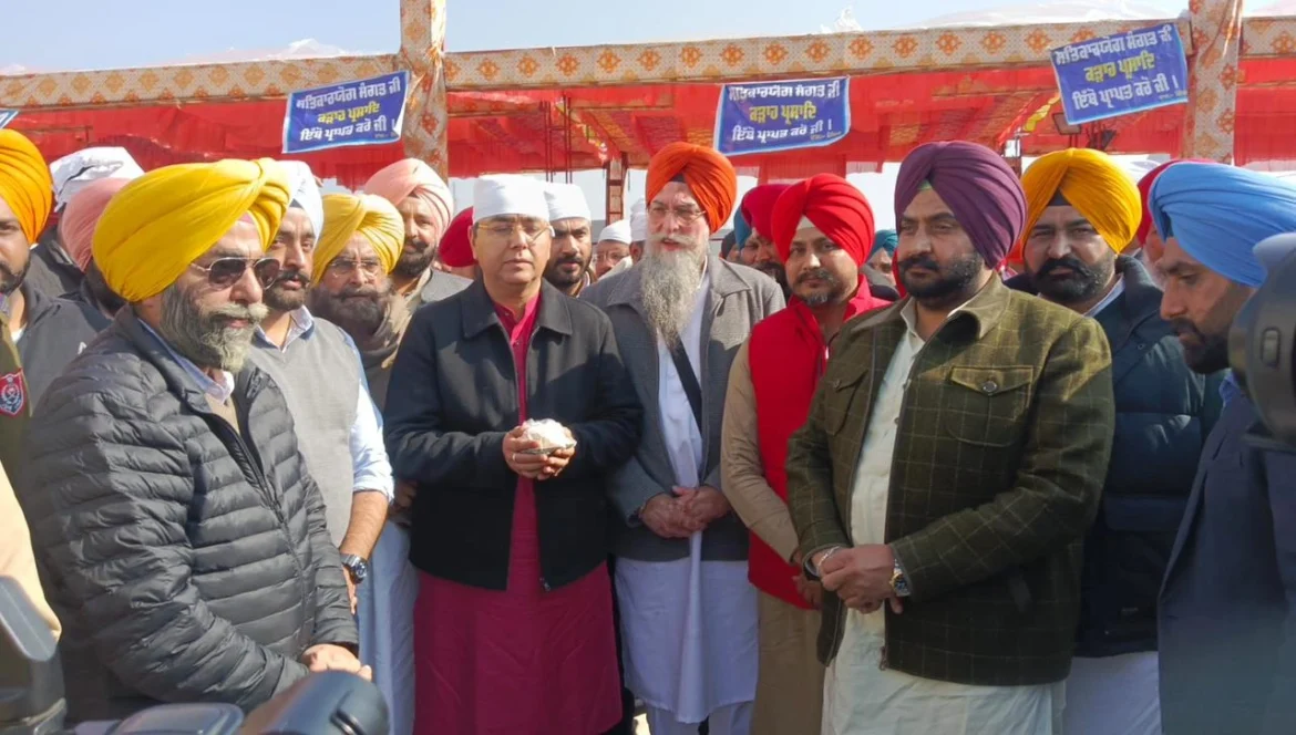 माघी मेले के अवसर पर विधानसभा स्पीकर और पंजाब के कैबिनेट मंत्रियों ने गुरुद्वारा टूट्टी गंडी साहिब में मत्था टेका
