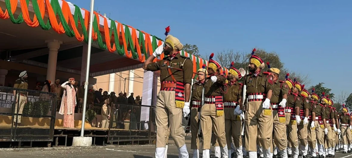 गणतंत्र दिवस सम्बन्धित फूल ड्रैस रिहर्सल हुई