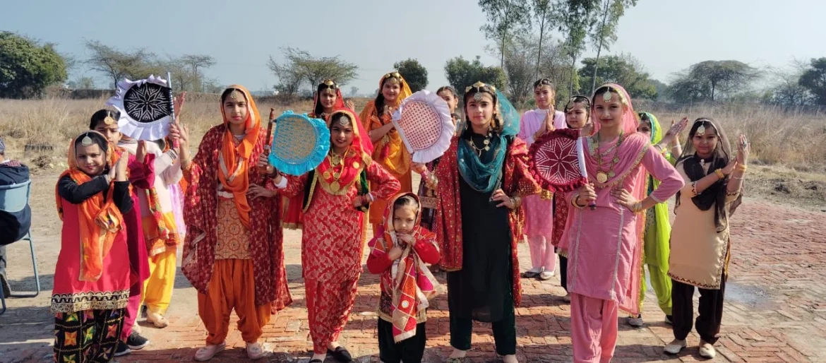 पुलिस डीएवी में मनाई गई लोहड़ी