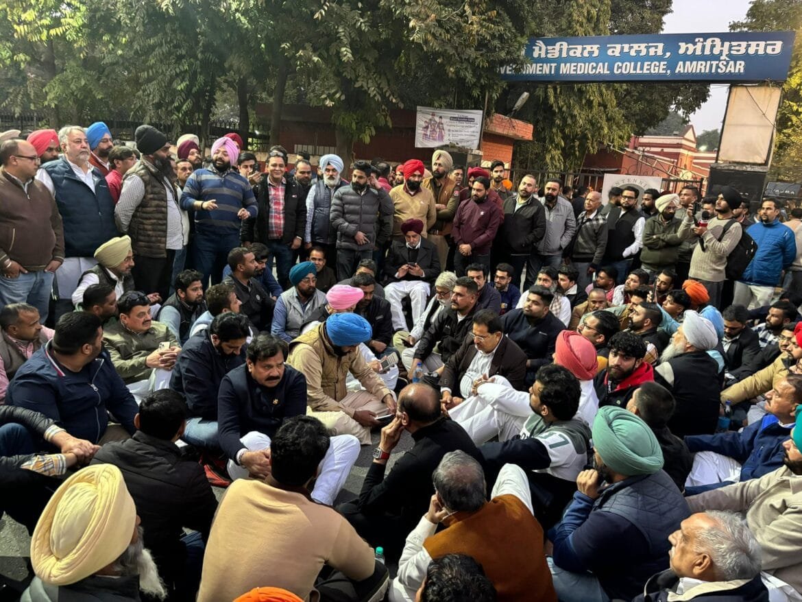 Amritsar mayoral elections congress protects