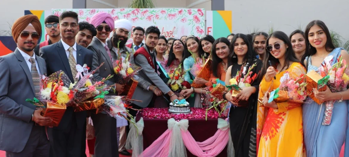 स्कालर फील्डज पब्लिक स्कूल में 12वीं कक्षा के विद्यार्थियों हेतु करवाया समारोह