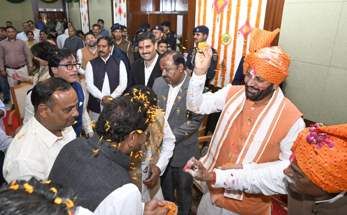 हरियाणा राजभवन में मनाया गया होली मिलन समारोह
