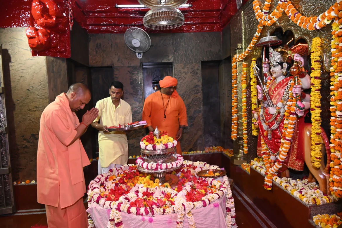 योगी आदित्यनाथ ने मां पाटेश्वरी मंदिर में की पूजा और अयोध्या में रामलला के दर्शन