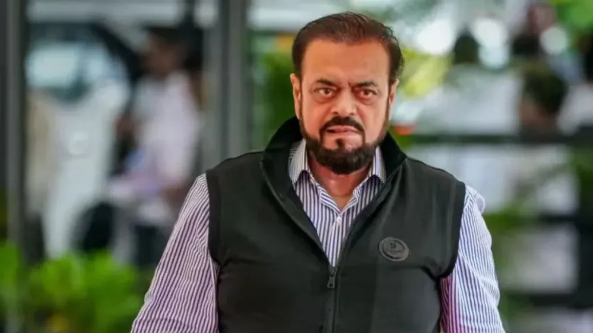 अबू आजमी औरंगजेब की तारीफ विवाद निलंबित