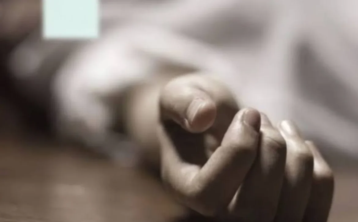 छत से कूदा आरोपी