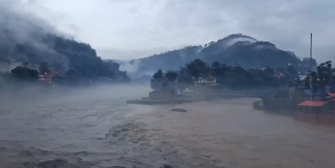 मंडी बाढ़