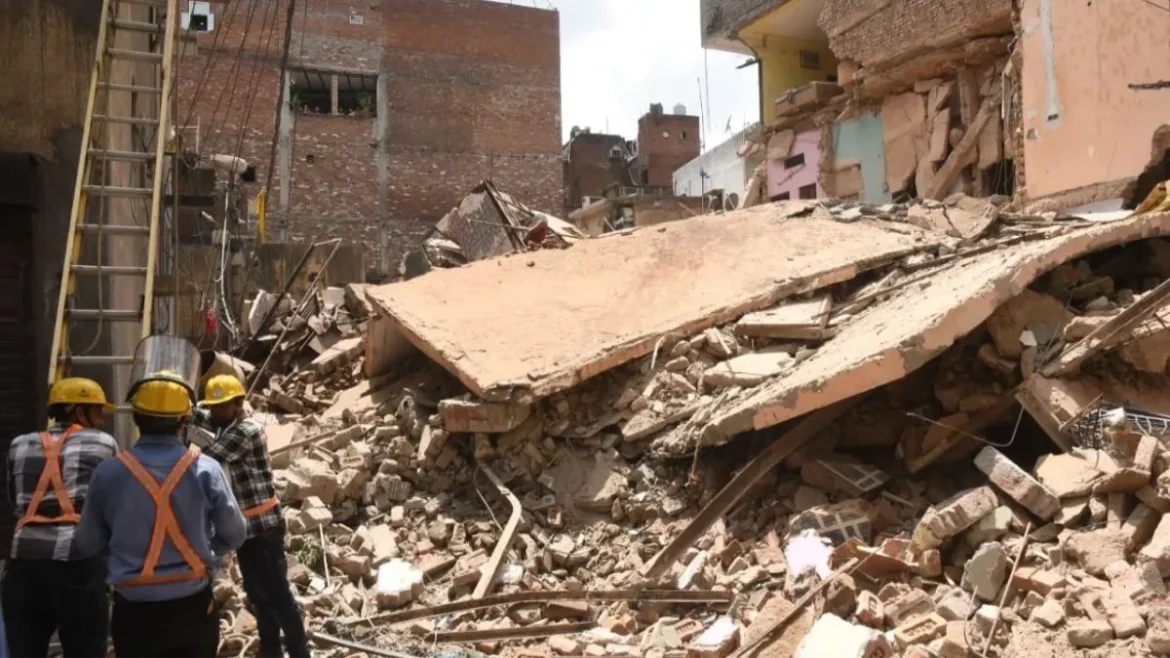 delhi building Collapse