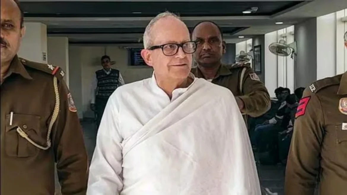 क्रिश्चियन मिशेल जेम्स।