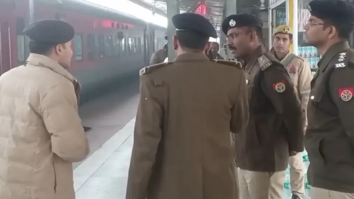 मऊ रेलवे स्टेशन