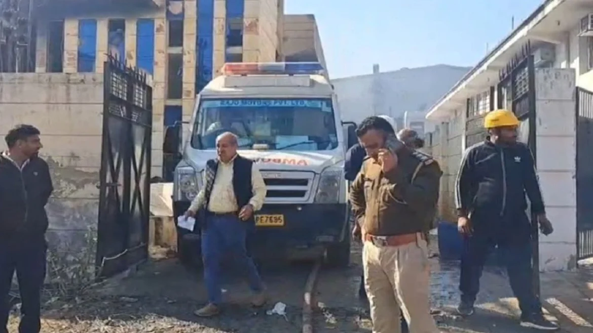 केमिकल फैक्ट्री आग