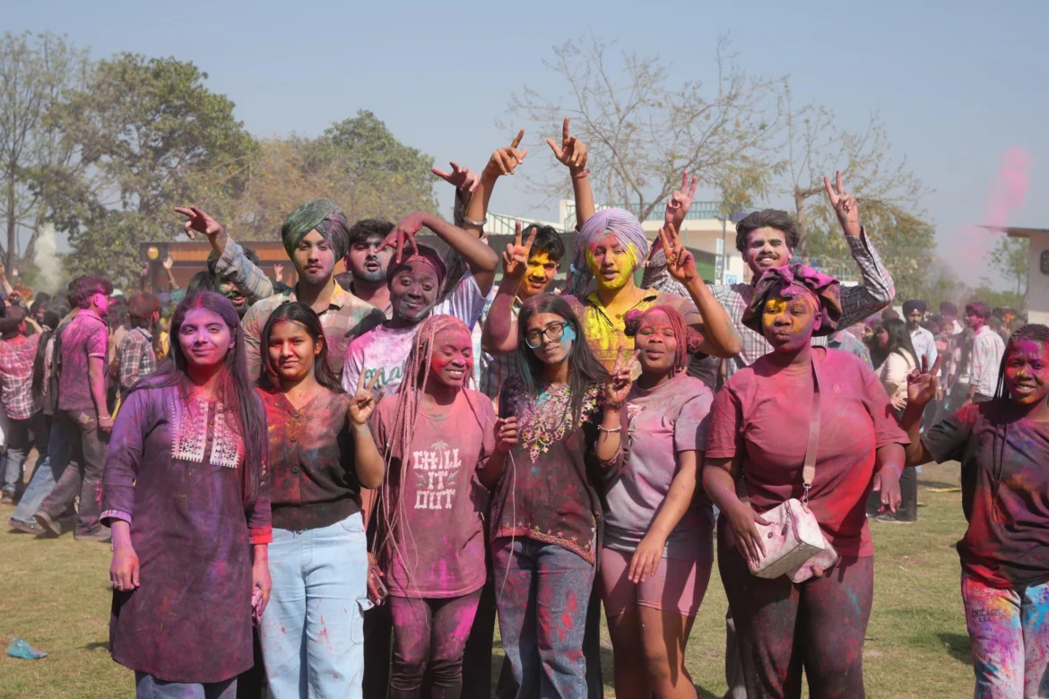 CT University Holi