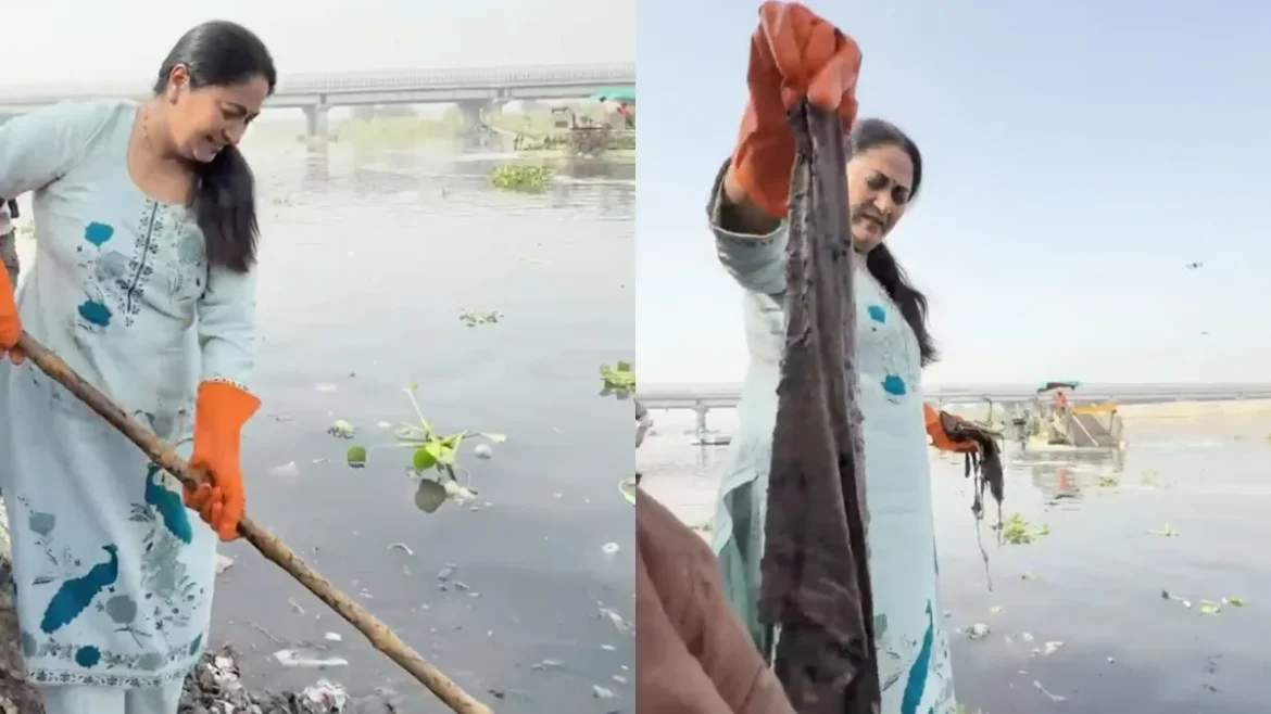 रेखा गुप्ता द्वारा यमुना की सफाई