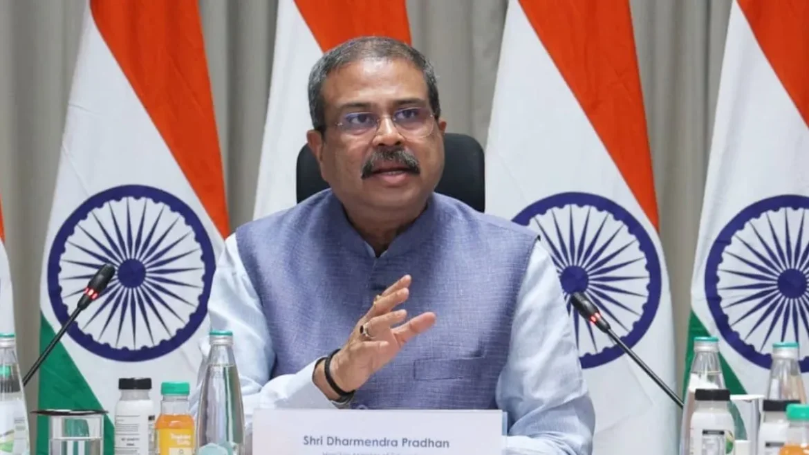 धर्मेंद्र प्रधान ने दिया इस्तीफा