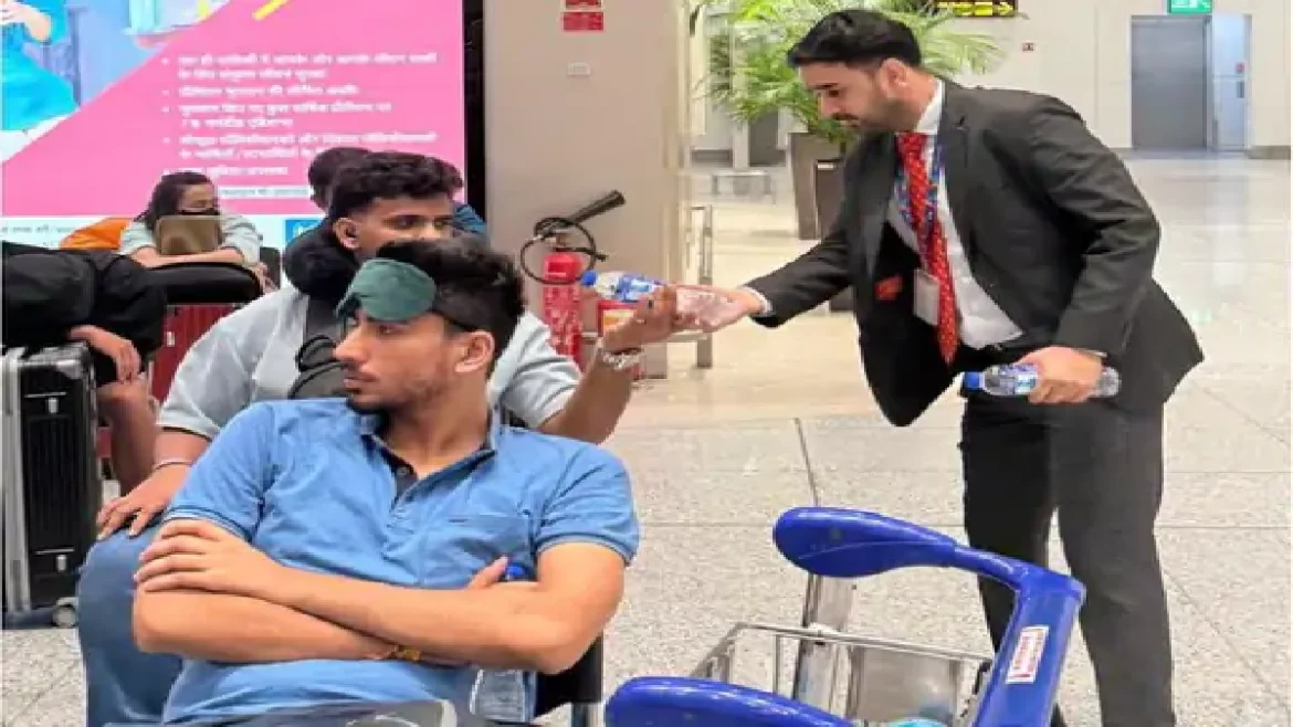 delhi airport flight delay