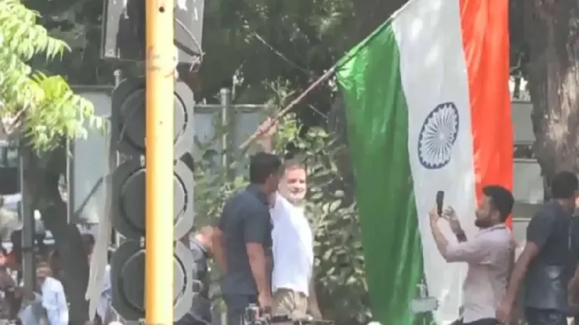 rahul waves the tricolour